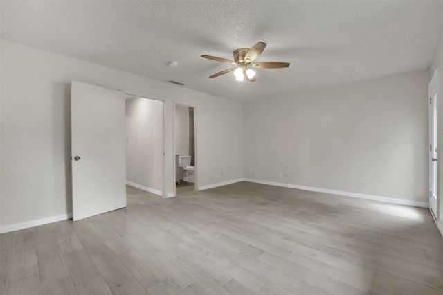 411 S Las Vegas Trail, White Settlement, TX 76108