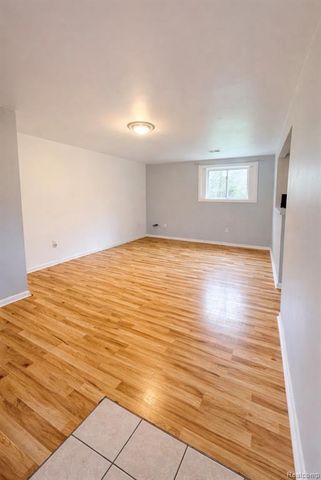 19397 Gaylord, Redford, MI 48240