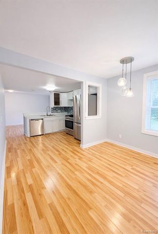 19397 Gaylord, Redford, MI 48240