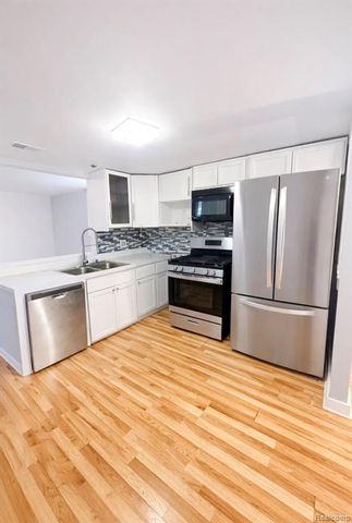 19397 Gaylord, Redford, MI 48240