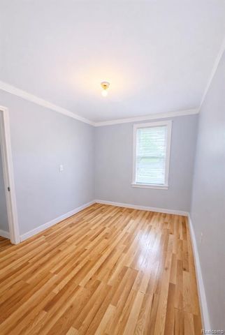 19397 Gaylord, Redford, MI 48240