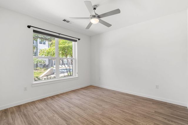 4801 Springdale RD 2002, Austin, TX 78723