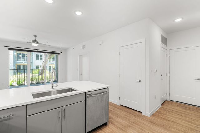 4801 Springdale RD 2002, Austin, TX 78723