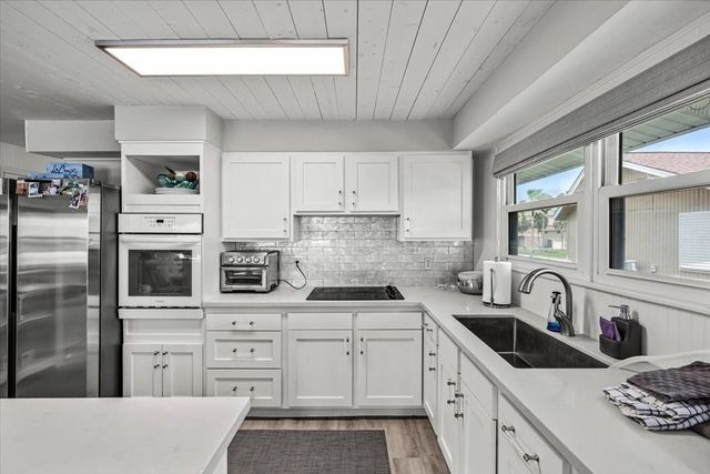 4306 Spanish Main, Jamaica Beach, TX 77554
