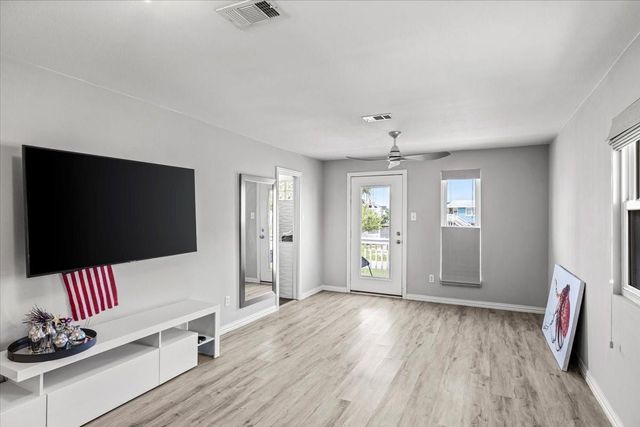 4306 Spanish Main, Jamaica Beach, TX 77554