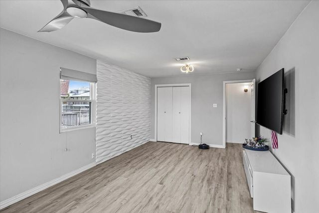 4306 Spanish Main, Jamaica Beach, TX 77554