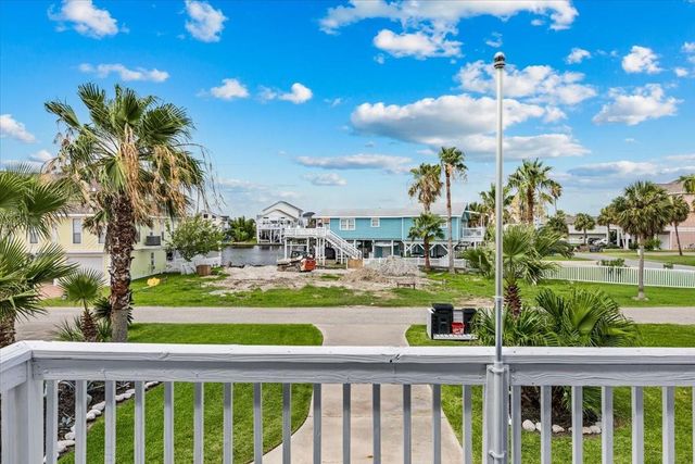 4306 Spanish Main, Jamaica Beach, TX 77554
