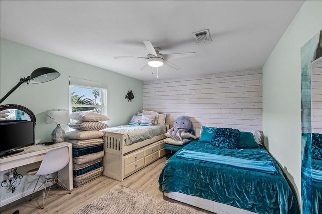 4306 Spanish Main, Jamaica Beach, TX 77554