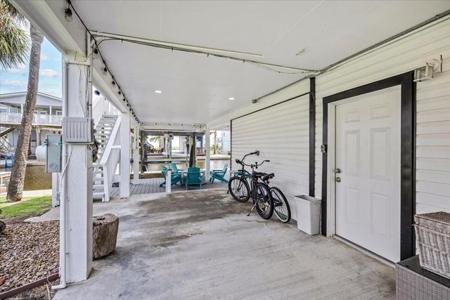 4306 Spanish Main, Jamaica Beach, TX 77554