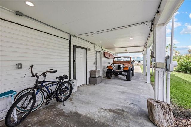 4306 Spanish Main, Jamaica Beach, TX 77554