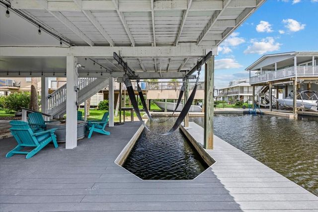 4306 Spanish Main, Jamaica Beach, TX 77554