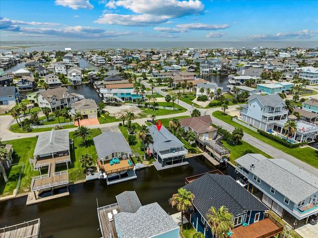 4306 Spanish Main, Jamaica Beach, TX 77554