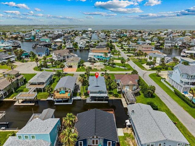 4306 Spanish Main, Jamaica Beach, TX 77554