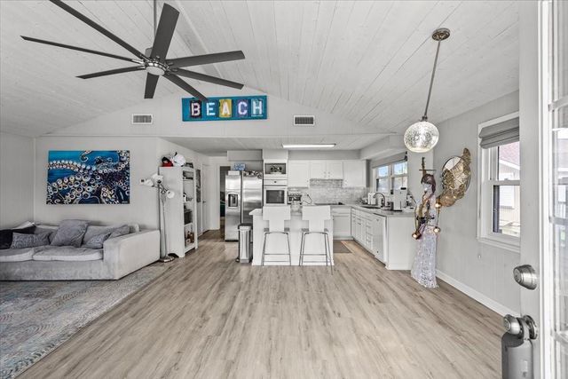 4306 Spanish Main, Jamaica Beach, TX 77554