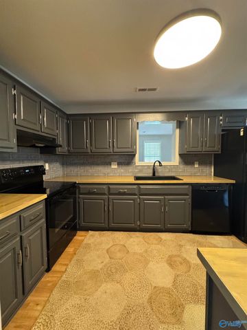 1861 New Center Road, Hartselle, AL 35640
