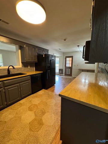1861 New Center Road, Hartselle, AL 35640