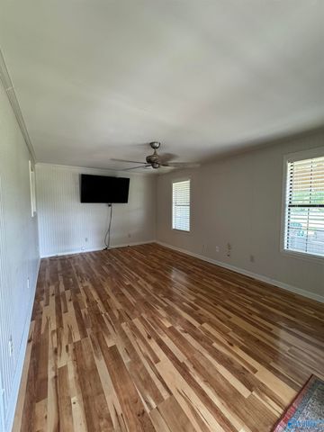 1861 New Center Road, Hartselle, AL 35640