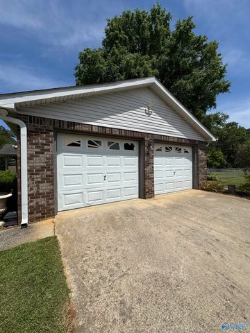 1861 New Center Road, Hartselle, AL 35640