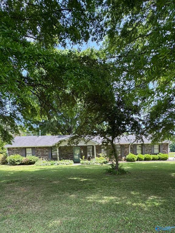 1861 New Center Road, Hartselle, AL 35640
