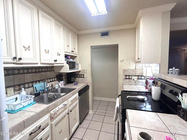 220 Doucet Road 154g, Lafayette, LA 70503