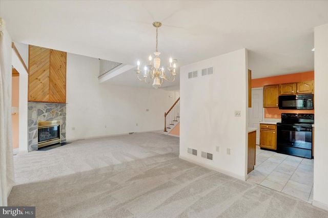 56 JEAN LO WAY, York, PA 17406