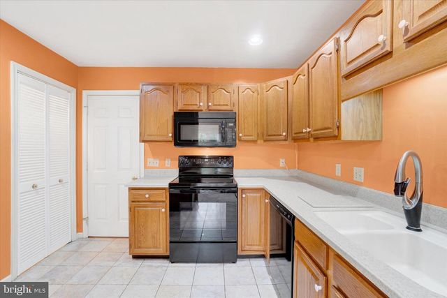 56 JEAN LO WAY, York, PA 17406
