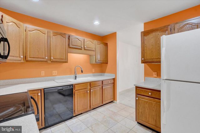 56 JEAN LO WAY, York, PA 17406