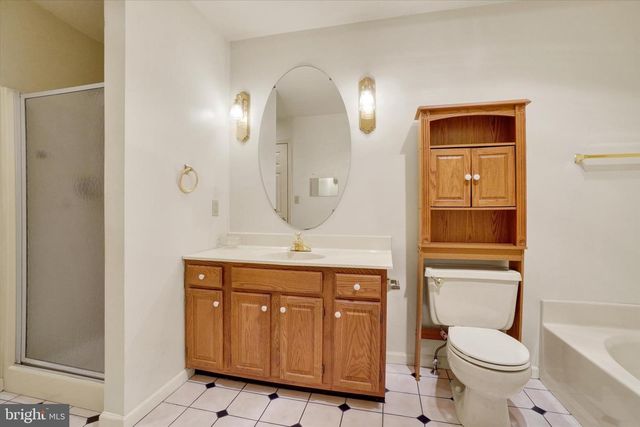56 JEAN LO WAY, York, PA 17406