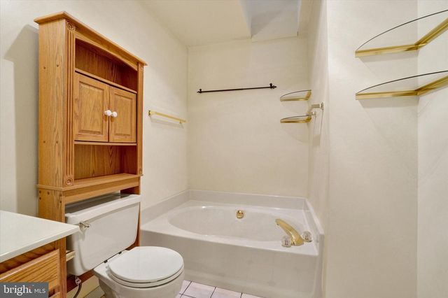 56 JEAN LO WAY, York, PA 17406