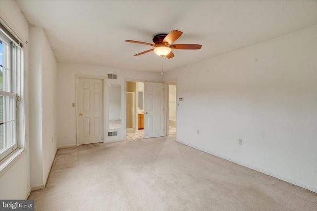 56 JEAN LO WAY, York, PA 17406