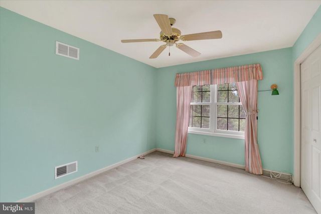 56 JEAN LO WAY, York, PA 17406