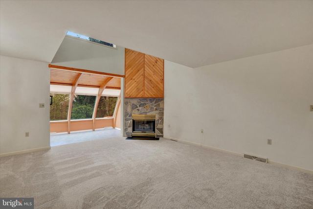 56 JEAN LO WAY, York, PA 17406