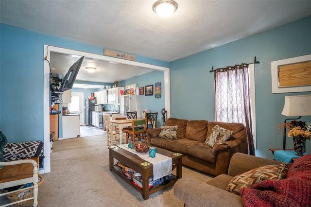 2919 1st Street, Des Moines, IA 50313