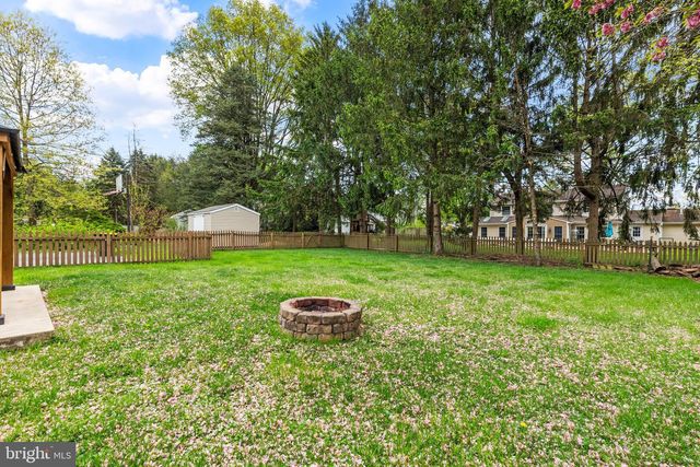 2604 BEECHWOOD RD, Lancaster, PA 17601