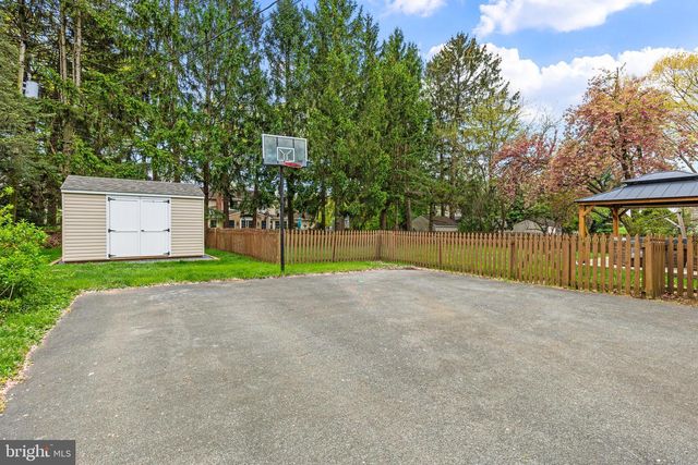 2604 BEECHWOOD RD, Lancaster, PA 17601