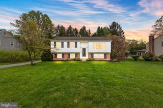 2604 BEECHWOOD RD, Lancaster, PA 17601