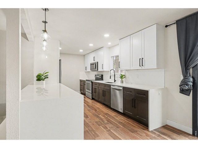 2421 Courtney Dr, Loveland, CO 80537