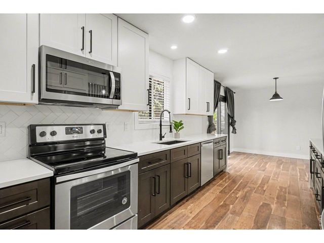 2421 Courtney Dr, Loveland, CO 80537