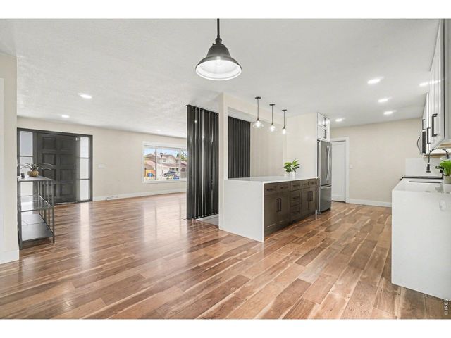 2421 Courtney Dr, Loveland, CO 80537