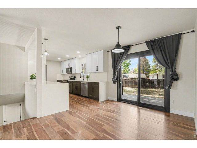 2421 Courtney Dr, Loveland, CO 80537