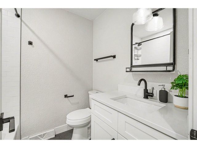 2421 Courtney Dr, Loveland, CO 80537