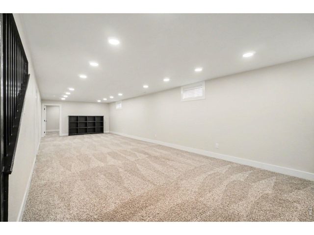 2421 Courtney Dr, Loveland, CO 80537