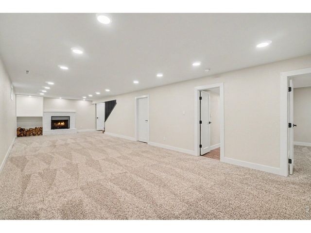 2421 Courtney Dr, Loveland, CO 80537