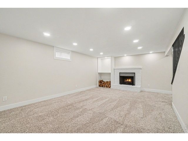 2421 Courtney Dr, Loveland, CO 80537