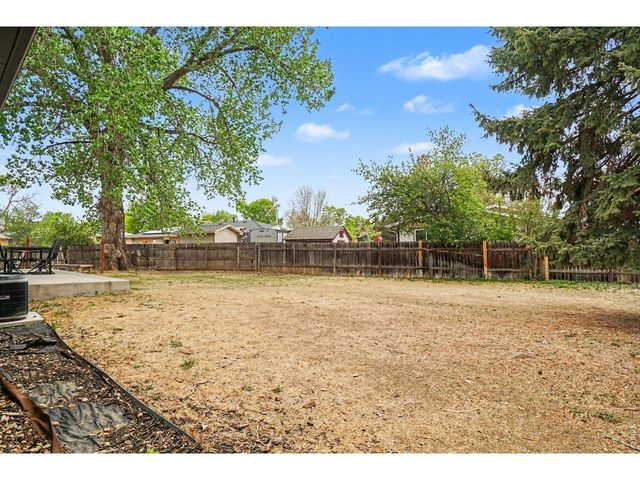 2421 Courtney Dr, Loveland, CO 80537