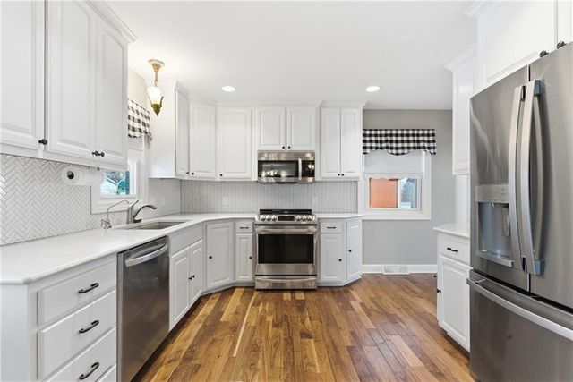 1108 S Esplanade Street, Leavenworth, KS 66048