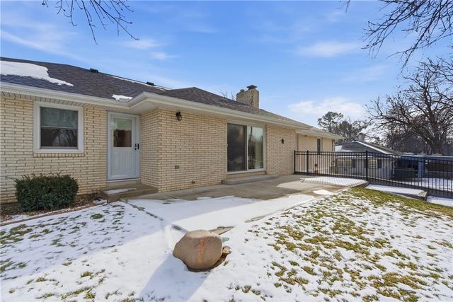 1108 S Esplanade Street, Leavenworth, KS 66048