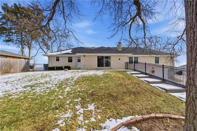 1108 S Esplanade Street, Leavenworth, KS 66048