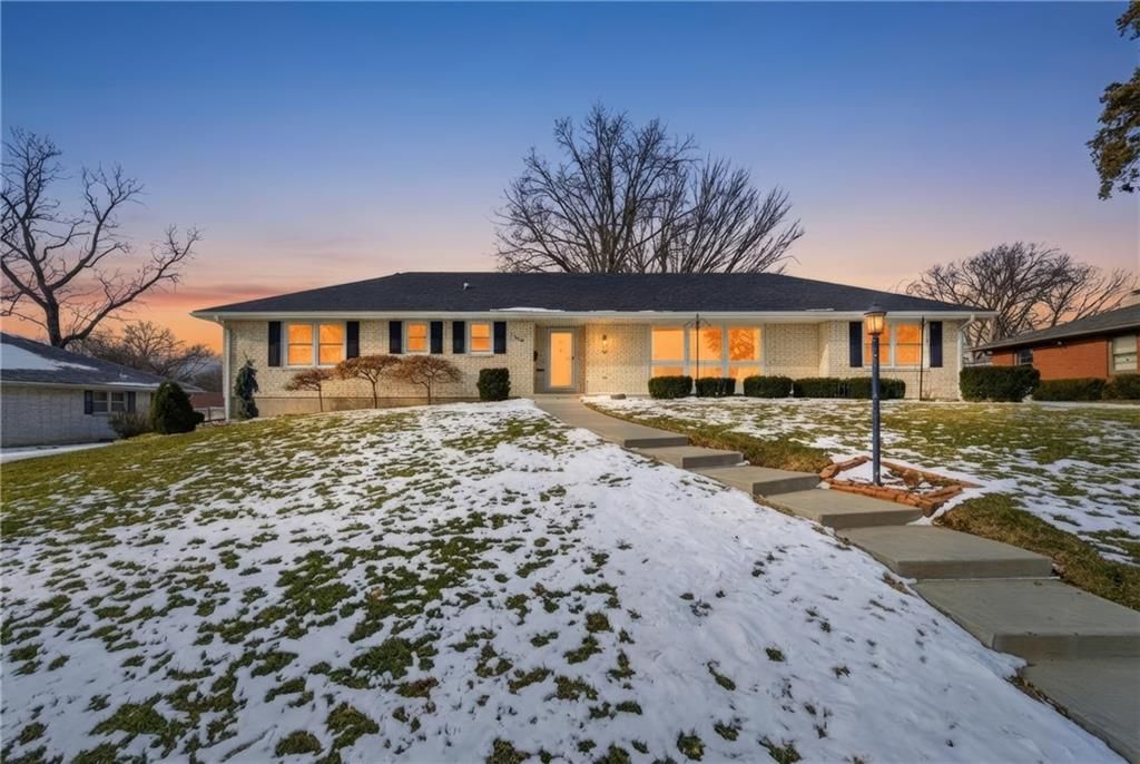 1108 S Esplanade Street, Leavenworth, KS 66048