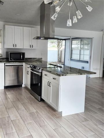 3244 FOX LAKE DRIVE, Tampa, FL 33618